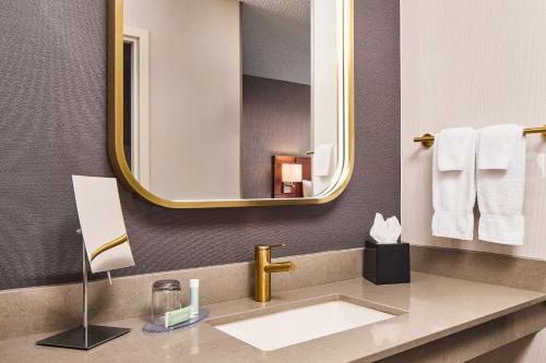 Courtyard by Marriott Fort Collins - image 10