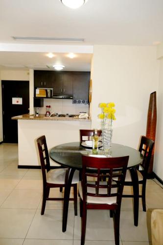 Ecusuites Torre sol mall del sol - image 5