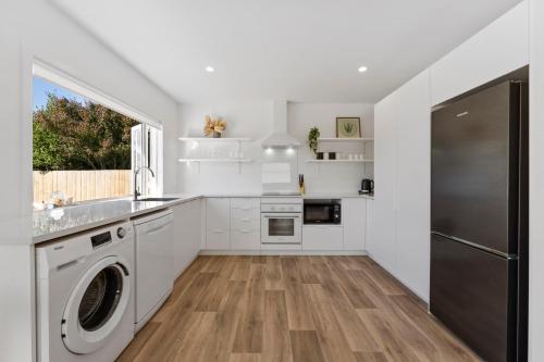 Two-Bedroom Townhouse image 10