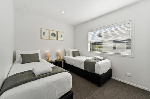 Two-Bedroom Townhouse image 6