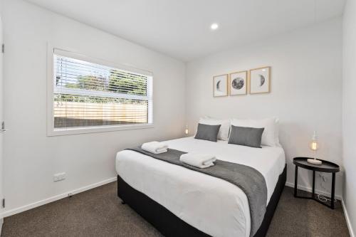 Two-Bedroom Townhouse image 2