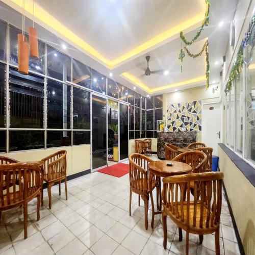 Vestibule, RedDoorz Syariah Near Pelabuhan Sri Bintan Pura Tanjungpinang in Bintan