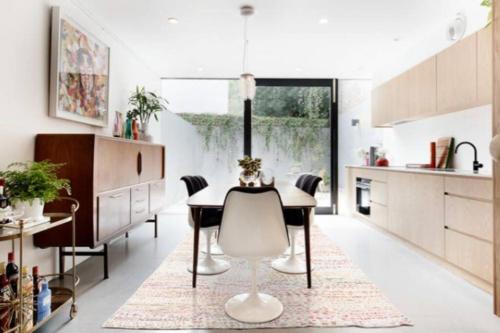 Chic Abode in Trendiest Suburb - image 4