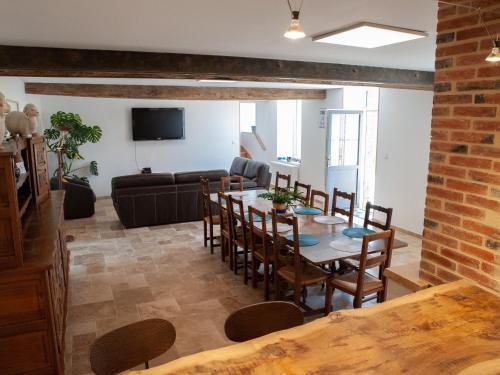 Gîte spacieux à Happonvilliers avec jardin privatif, accueil jusqu'à 14 personnes, animaux admis (Gite spacieux a Happonvilliers avec jardin privatif, accueil jusqu'a 14 personnes, animaux admis) in Happonvilliers