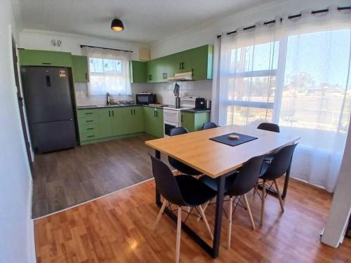 Cozy home with hot tub & fruit garden in Whyalla
