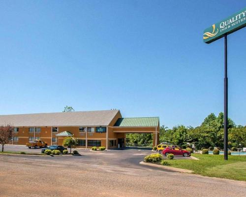 Econo Lodge Inn & Suites in Centerville, USA