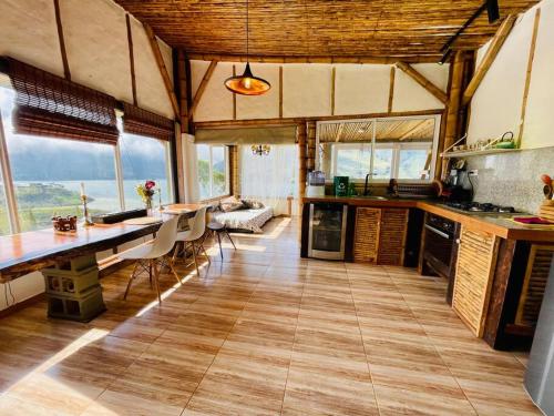 Natural Tiny house , frente al lago