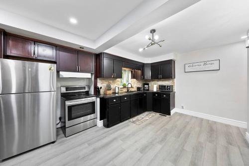 Charming Cozy 2-Bedroom Retreat in South Windsor Charming Cozy 2-Bedroom Retreat in South Windsor