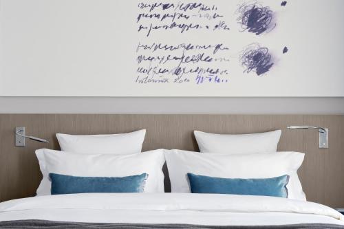Single Room image 3