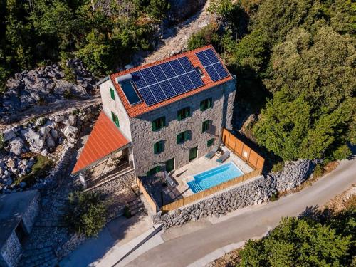 Skats, Villa Lazini Dvori - Two Bedroom Stone House Villa with Private Pool in Staševica