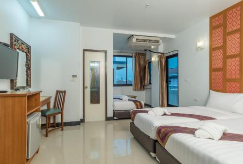 New Siam Palace Ville near Wang Lang (Siriraj) Pier