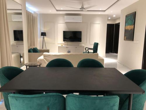 NAMUVE - The Opus Residences 3-Bed Luxury Apartment Gulberg - image 2