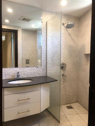 3 Bedroom Luxury Apartment - The Opus Luxury Residences by Book N Rent - image 13