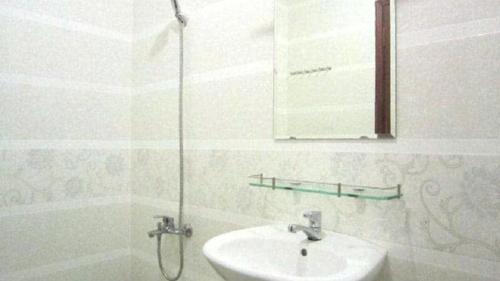 Quang Huy Hotel - 화장실