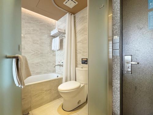 Superior Triple Room image 1