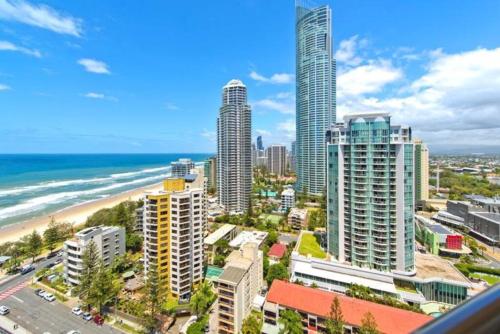 SURFERS PARADISE ABSOLUTE BEACHFRONT WITH VIEWS, HIGH LEVEL 1br Apt - IDEAL FOR COUPLES or 2 PPL TRAVELLING TOGETHER SURFERS PARADISE ABSOLUTE BEACHFRONT WITH VIEWS, HIGH LEVEL 1br Apt - IDEAL FOR COUPLES or 2 PPL TRAVELLING TOGETHER
