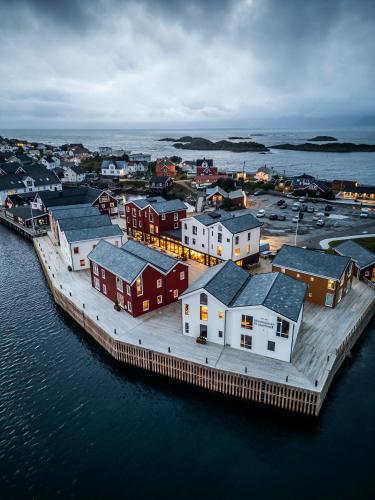 . Henningsvær Bryggehotell - by Classic Norway Hotels