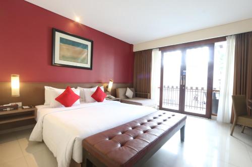Grand Deluxe Room Upper Floor with Bathtub image 10