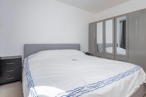 Brand-new contemporary flat in Bermondsey - image 2