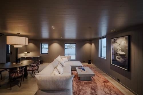 Henningsvær Bryggehotell - by Classic Norway Hotels in Henningsvaer