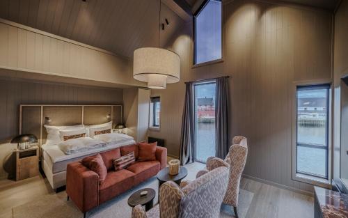 Henningsvær Bryggehotell - by Classic Norway Hotels in Henningsvaer
