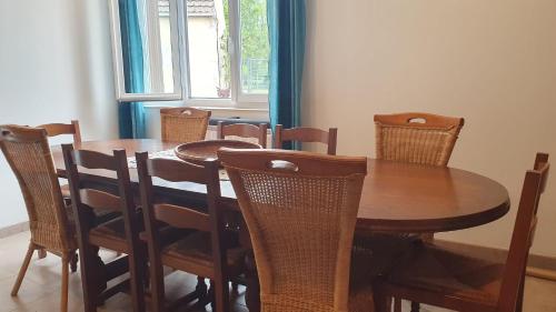 設施, Retrouvailles de famille et amis 3 étoiles (Retrouvailles de famille et amis 3 etoiles) in 弗爾芒通