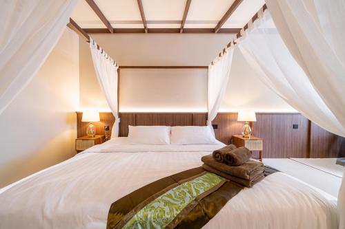 Athithara Homestay Room Type - Suite with River View