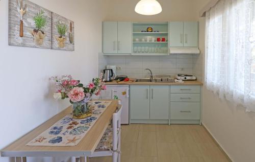 Angela Beach Apartments in Kampos Marathokampou