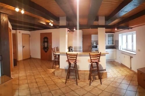 2 bedrooms, 4 beds