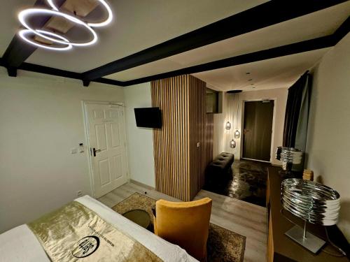 2 queen beds