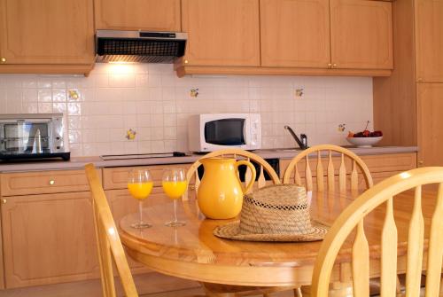 4 bedrooms, 6 beds