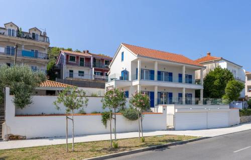 House 25, Marina (photo 3)
