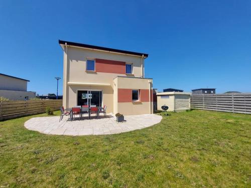 Maison lumineuse, quartier calme, proche mer, 8 personnes gîte à louer Santec