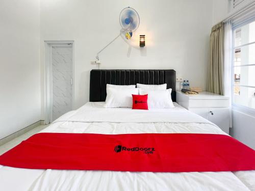 RedDoorz Syariah near Alun Alun Wonosobo 4 in Wonosobo