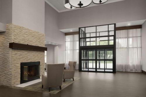 Hampton Inn Haverhill - image 9