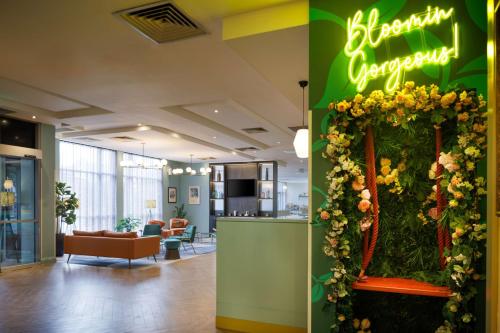 DoubleTree by Hilton London Chelsea - image 9