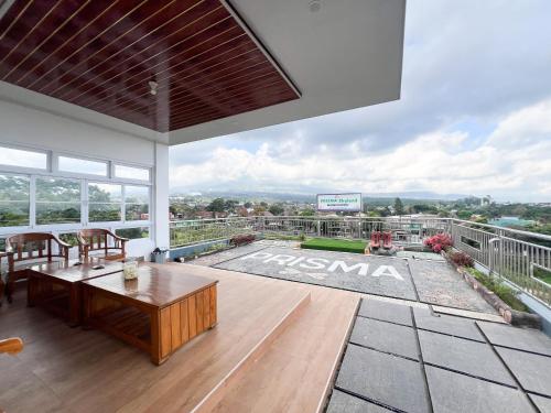 Balkon/Terrasse, RedDoorz Syariah near Alun Alun Wonosobo 4 in Wonosobo