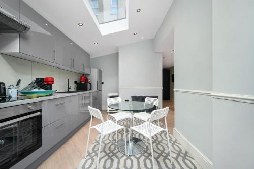 Nine Elms Urban Suites 4