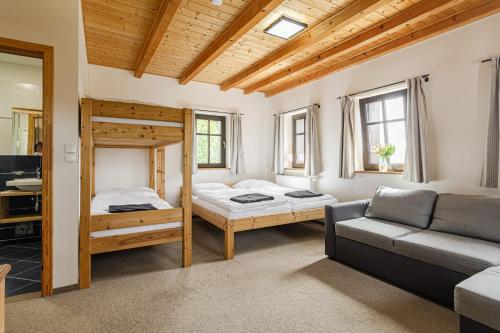 1 king bed, 1 bunk bed