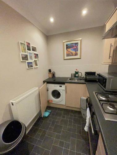 Apartment 2 Bed West End - image 4