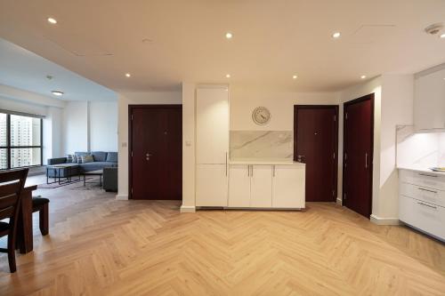 First Class Apartments in Heart of JBR, Steps to the Beach - 121 Living, Dubai (photo 8)