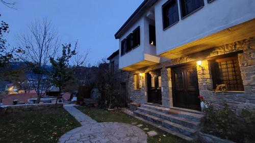 Αρχοντικό Βαρσάνη ! (Αρχοντικο Βαρσανη !) in 아닐리오