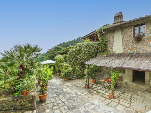  Holiday Home Santa Margherita by Interhome in Pescia