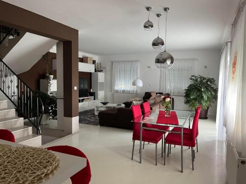 Koplietošanas atpūtas telpa ar TV, Shining Home in Felsoors