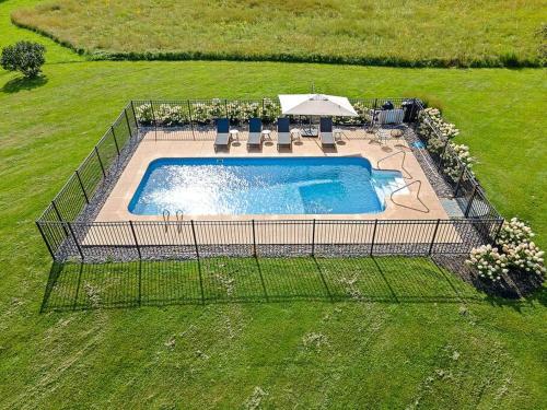 3BR 2BA Colonial Charm Pool HouseLakeViews Gym Deck in New Hope, USA