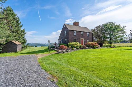 3BR 2BA Colonial Charm Pool HouseLakeViews Gym Deck in New Hope, USA
