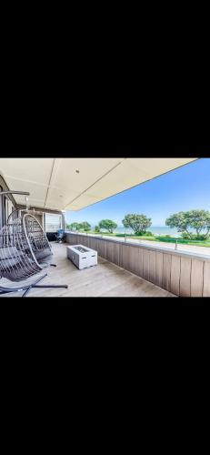 Luxury beachside loving