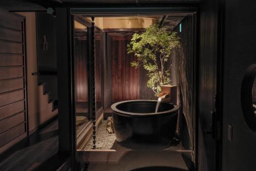Double Room with Spa Bath image 4
