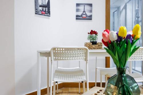 West Kensington 2BR Sleeps 7 Steps to Tube - image 9