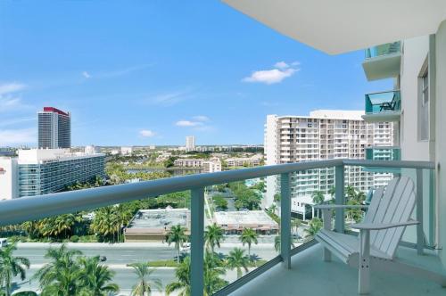 Cozy Bay View Apartment by Miami Te Espera -Hollywood 14U in Hollywood Beach, USA